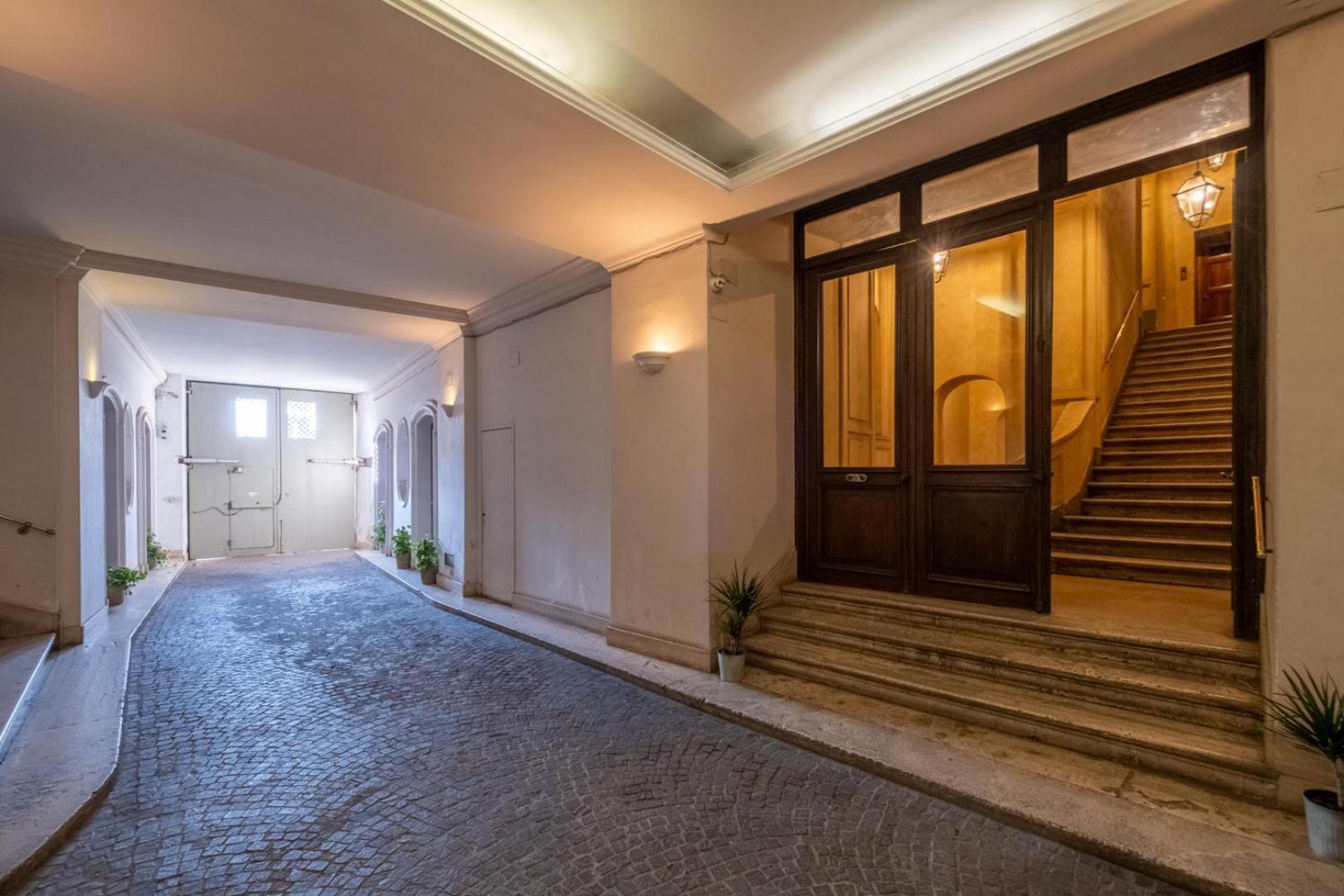 Elegant And Luxury Apartment @Altare Della Patria Рим Екстериор снимка