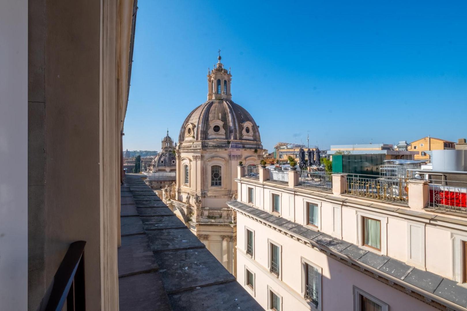 Elegant And Luxury Apartment @Altare Della Patria Рим Екстериор снимка
